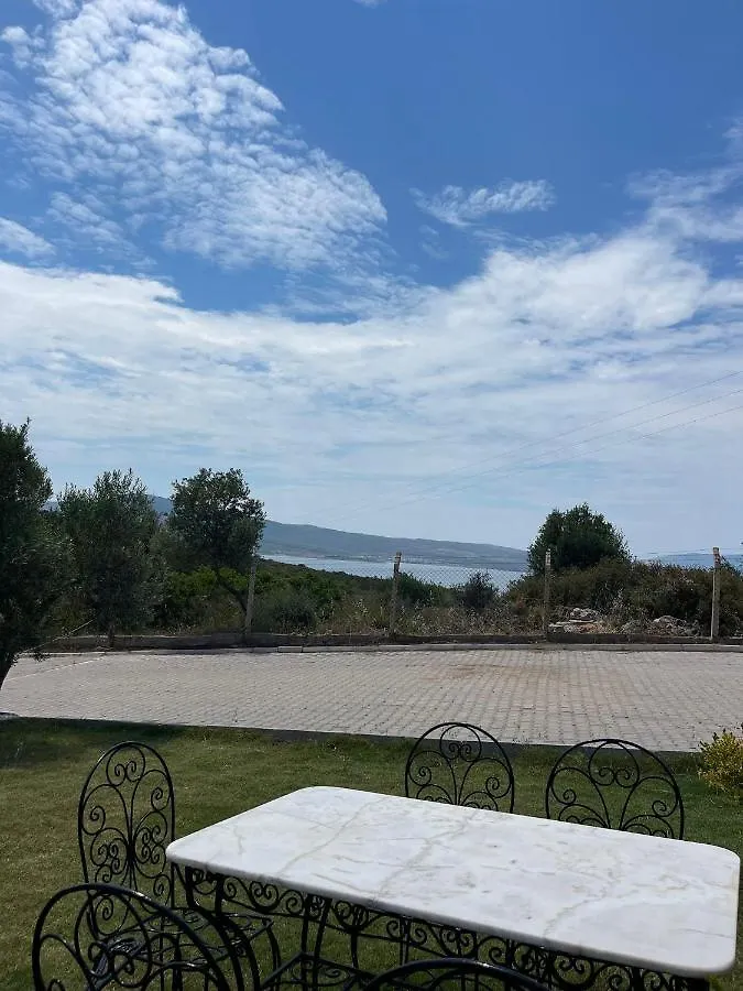 Hotel Zu Urla